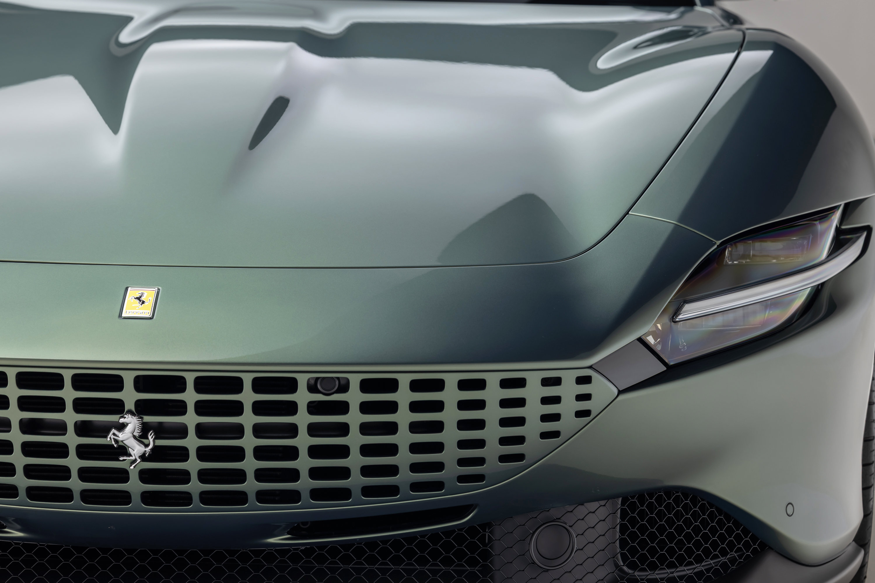 Certified 2026 Ferrari Roma Spider RWD image 32