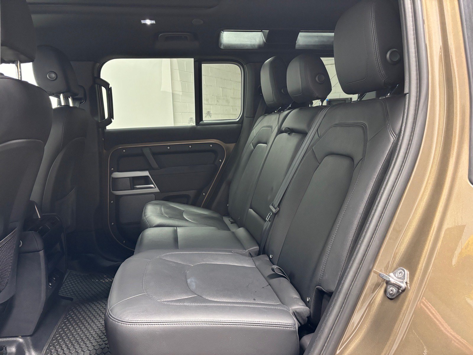 Used 2023 Land Rover Defender 110 S AWD/4WD image 27
