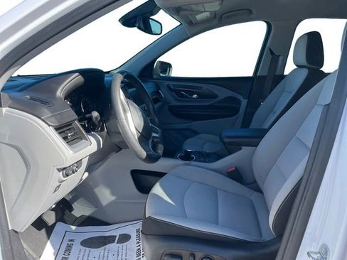 Used 2023 GMC Terrain SLE w/ Driver Convenience Package image 9