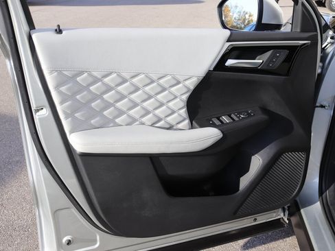 Used 2023 Mitsubishi Outlander SEL image 8