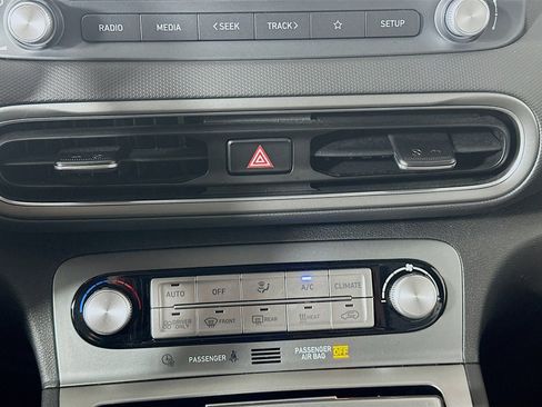 Used 2023 Hyundai Kona SE w/ Cargo Package image 24