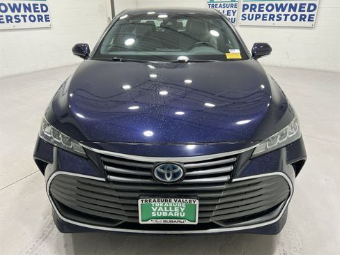 Used 2021 Toyota Avalon XLE image 3