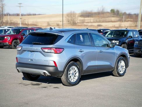 Used 2022 Ford Escape SE image 5