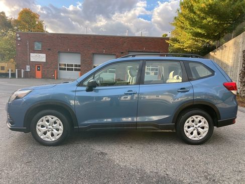 Used 2022 Subaru Forester image 2