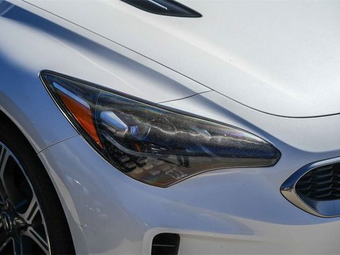 Used 2018 Kia Stinger Premium image 2