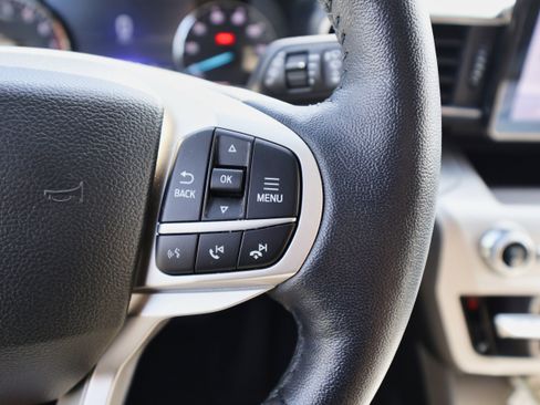 Used 2022 Ford Explorer XLT w/ Equipment Group 202A image 24