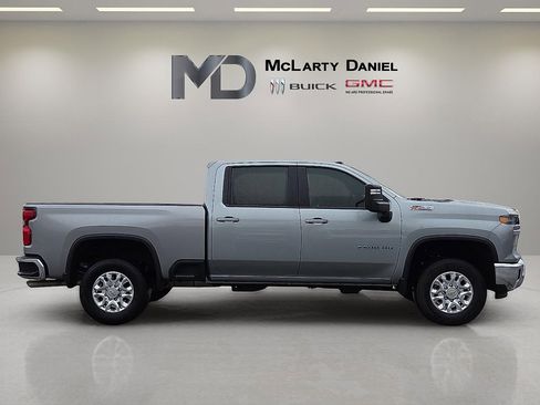 Used 2024 Chevrolet Silverado 2500 LT image 6