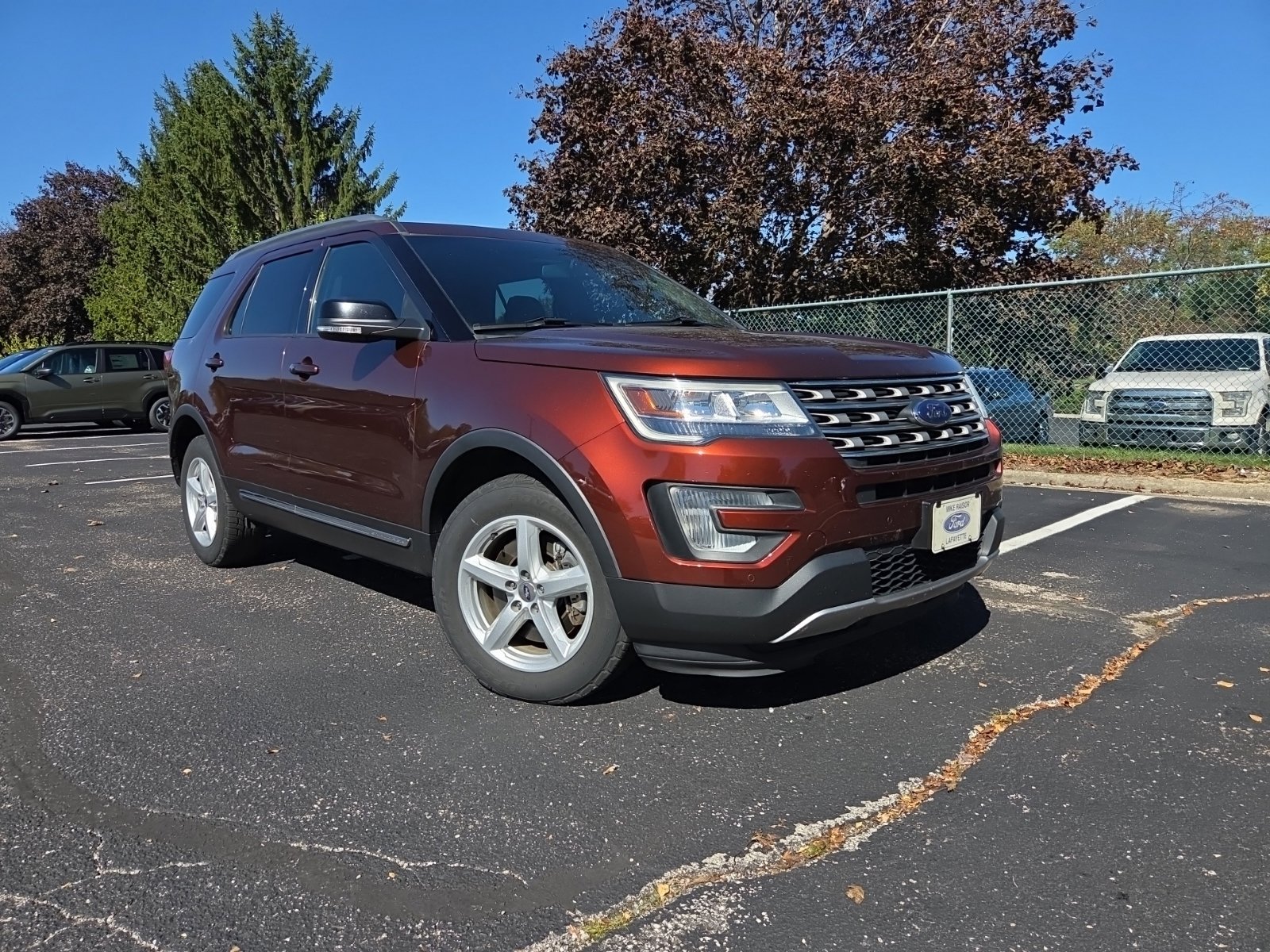 Used 2016 Ford Explorer XLT w/ Equipment Group 202A AWD/4WD image 22