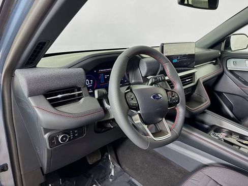 New 2026 Ford Explorer ST-Line w/ ST-Line Street Pack image 9