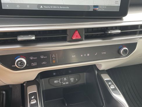 New 2025 Kia Sorento S w/ Panoramic Sunroof Package image 18