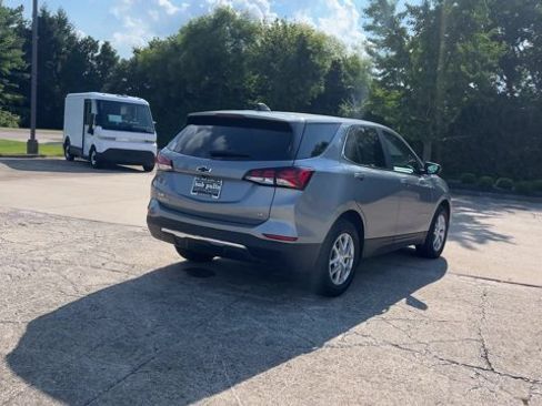 Used 2024 Chevrolet Equinox LT w/ LPO, Floor Liner Package FWD image 8