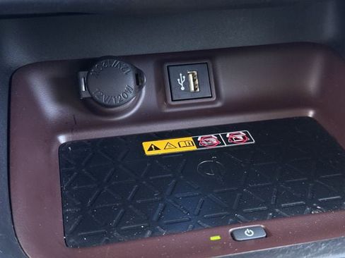 Used 2023 Toyota RAV4 Limited image 23