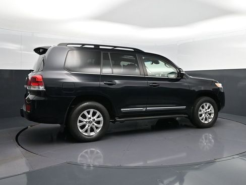 Used 2016 Toyota Land Cruiser image 8