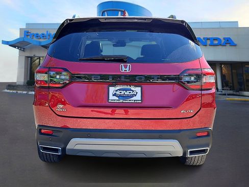 Used 2023 Honda Pilot Elite image 6