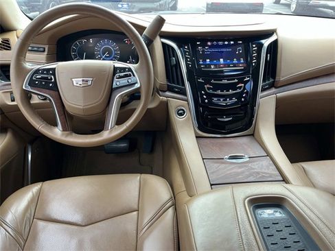 Used 2016 Cadillac Escalade Platinum image 14