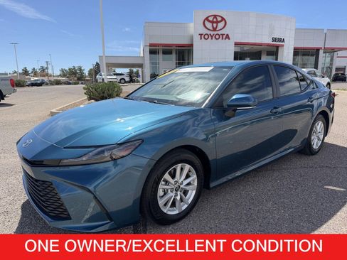 Used 2025 Toyota Camry LE w/ Convenience Package image 1