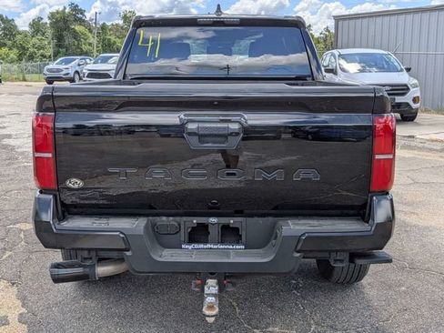 Used 2025 Toyota Tacoma TRD Sport AWD/4WD image 5