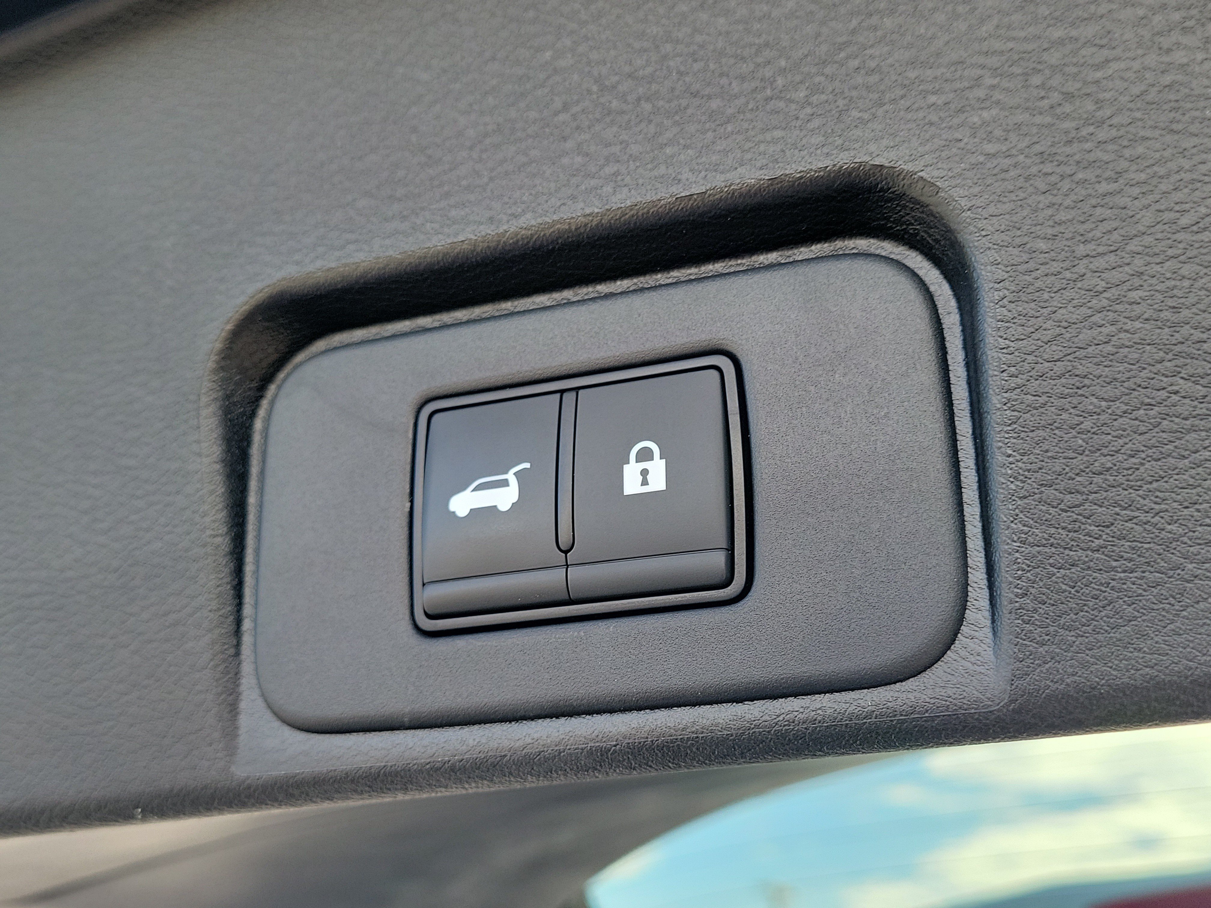 Certified 2024 Nissan Rogue SV w/ SV Premium Package FWD image 7