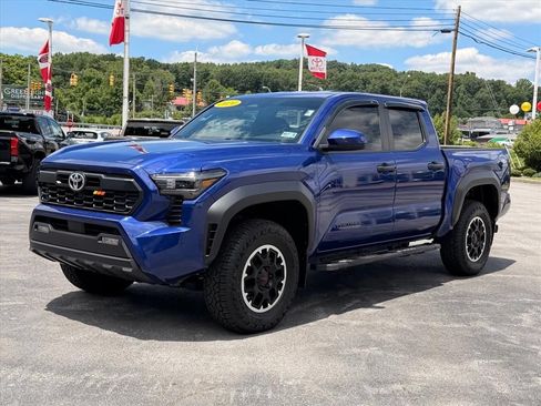 Used 2024 Toyota Tacoma TRD Off-Road AWD/4WD image 9