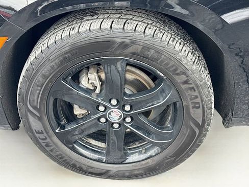 Used 2024 Buick Enclave Essence w/ Experience Buick Package image 34