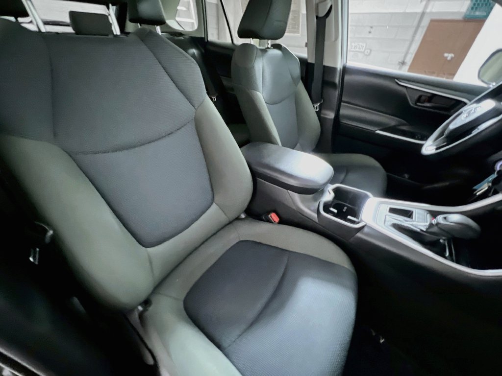 Used 2022 Toyota RAV4 LE FWD image 27