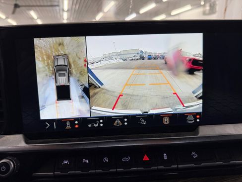 Used 2025 GMC Sierra 1500 Elevation image 17