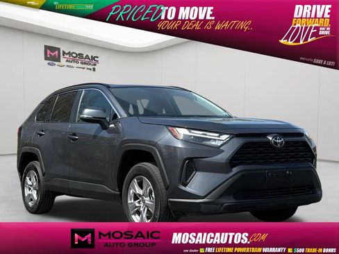 Used 2025 Toyota RAV4 XLE AWD/4WD image 1