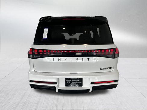 New 2026 INFINITI QX80 4WD image 8
