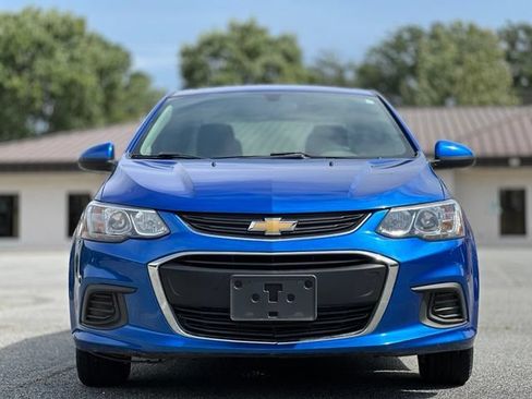 Used 2019 Chevrolet Sonic LT w/ Convenience Package FWD image 2