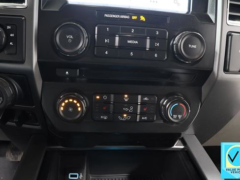 Used 2017 Ford F150 XLT w/ Equipment Group 302A Luxury image 10