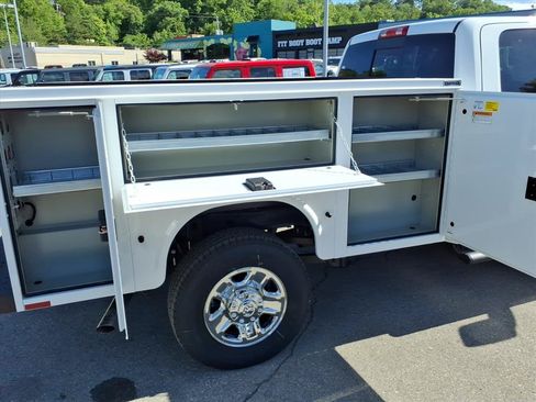 New 2026 RAM 2500 Tradesman AWD/4WD image 18