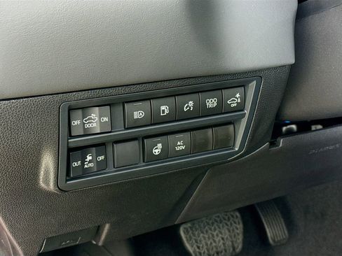 New 2026 Toyota Tundra Platinum AWD/4WD image 12