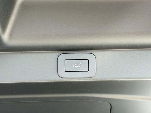 New 2026 Land Rover Range Rover Long Wheelbase SE AWD/4WD image 14