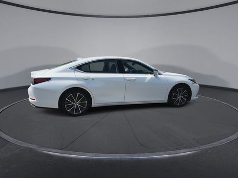 Certified 2025 Lexus ES 350 w/ Premium Package image 9