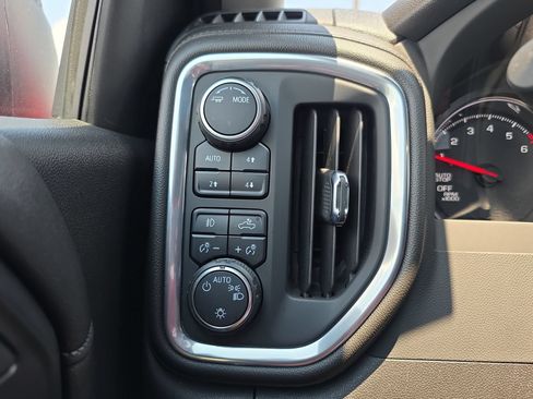Used 2022 Chevrolet Silverado 1500 RST AWD/4WD image 24
