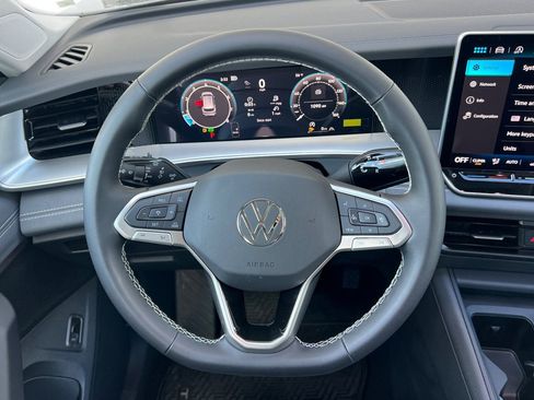 New 2026 Volkswagen Tiguan SE AWD/4WD image 14