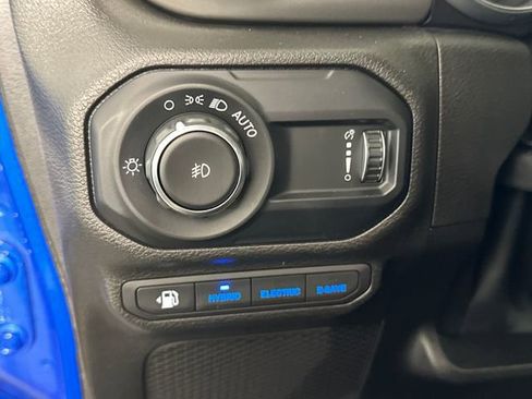 Used 2023 Jeep Wrangler Unlimited w/ Cold Weather Group image 19