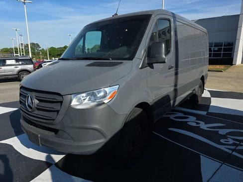 Used 2022 Mercedes-Benz Sprinter 144 Cargo image 1