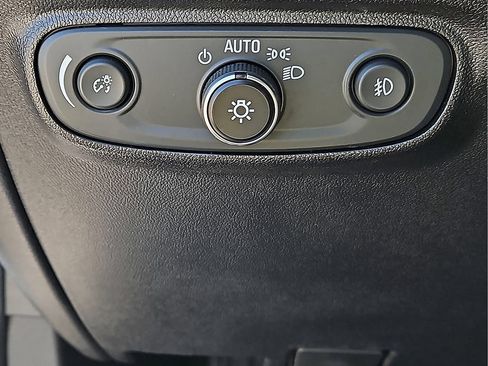 Used 2018 Chevrolet Equinox Premier FWD image 19