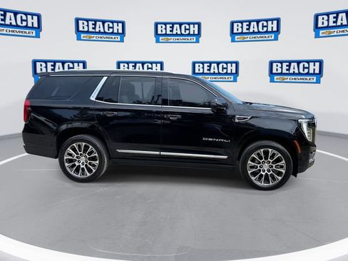 Used 2025 GMC Yukon Denali w/ Sun & Power Step Package AWD/4WD image 9