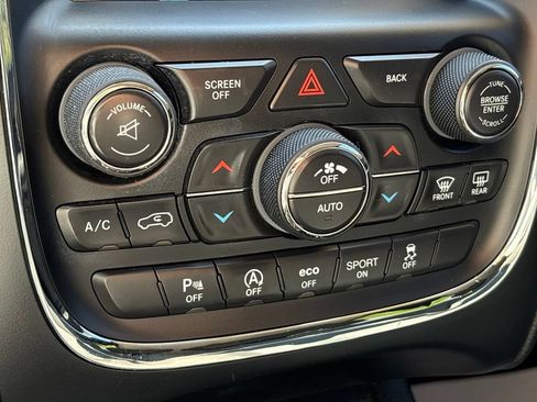 Used 2017 Dodge Durango SXT w/ Quick Order Package 23B AWD/4WD image 17