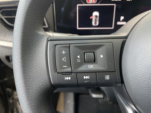 Used 2026 Nissan Kicks SV w/ SV Premium Package FWD image 19