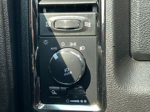 Used 2018 RAM 1500 Sport image 18