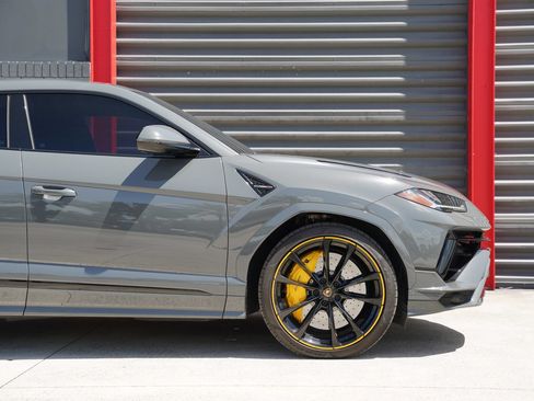 Used 2023 Lamborghini Urus S AWD/4WD image 2