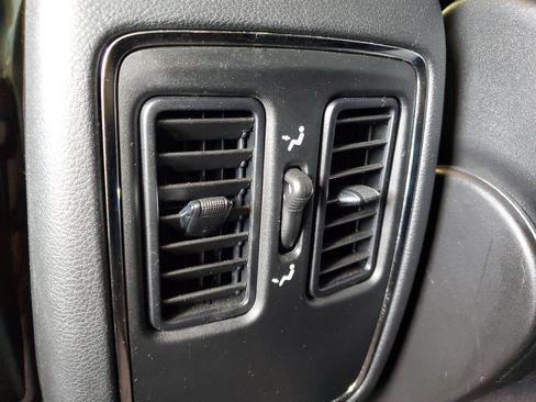 Used 2018 Jeep Grand Cherokee Laredo RWD image 13
