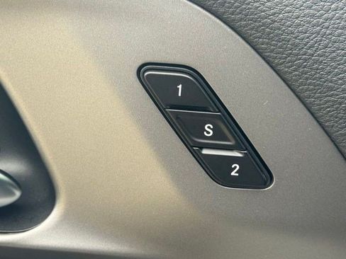 New 2027 Chrysler Pacifica Select FWD image 10