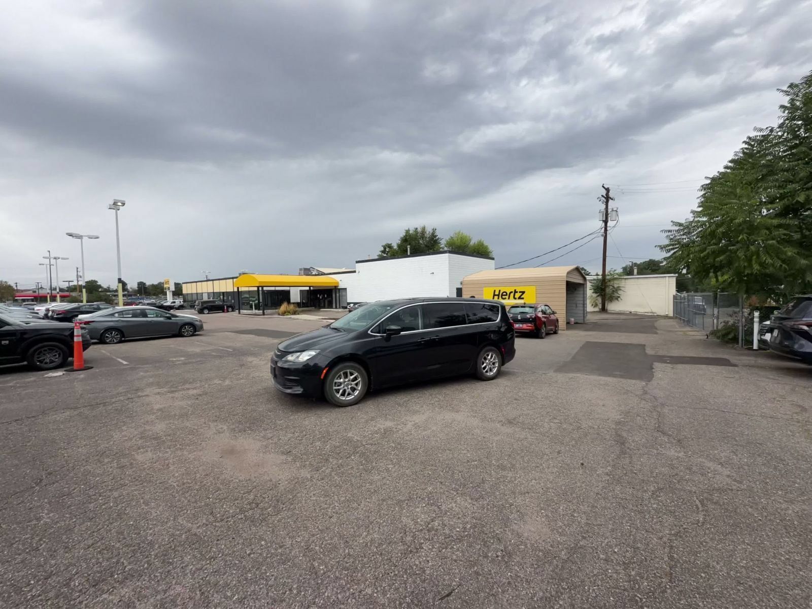 Used 2023 Chrysler Voyager LX FWD image 7