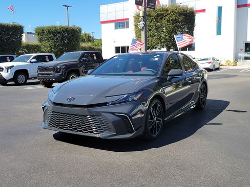 Used 2025 Toyota Camry XSE image 5