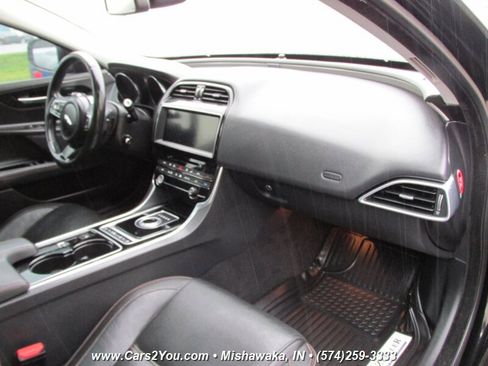 Used 2017 Jaguar XE Prestige image 15