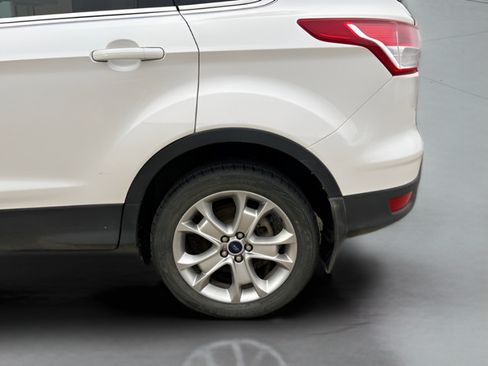 Used 2016 Ford Escape Titanium AWD/4WD image 16